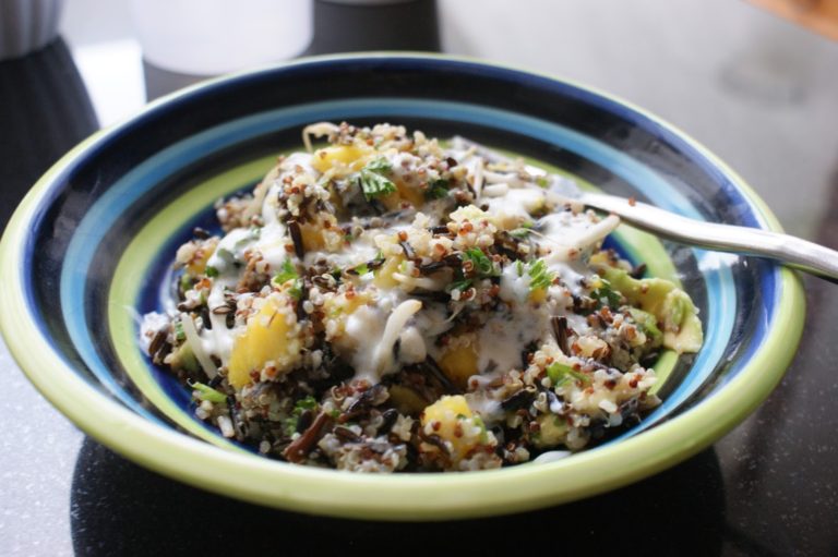 Read more about the article Mango & Avocado Quinoa Salad